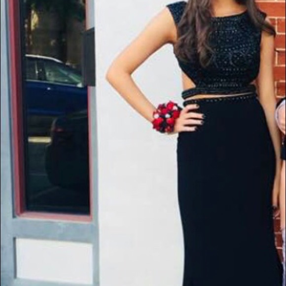 Sherri hill size 2 dress - Picture 2 of 3